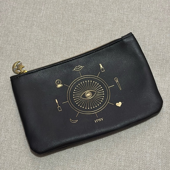 FREE WITH $25 PURCHASE-Ipsy makeup Bag-Black/Gold “You’re Magic” Logo - Picture 2 of 8